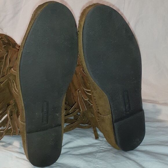Minnetonka 3 Levels of Fringe‎ Tall Suede Boots 8 - Picture 7 of 9